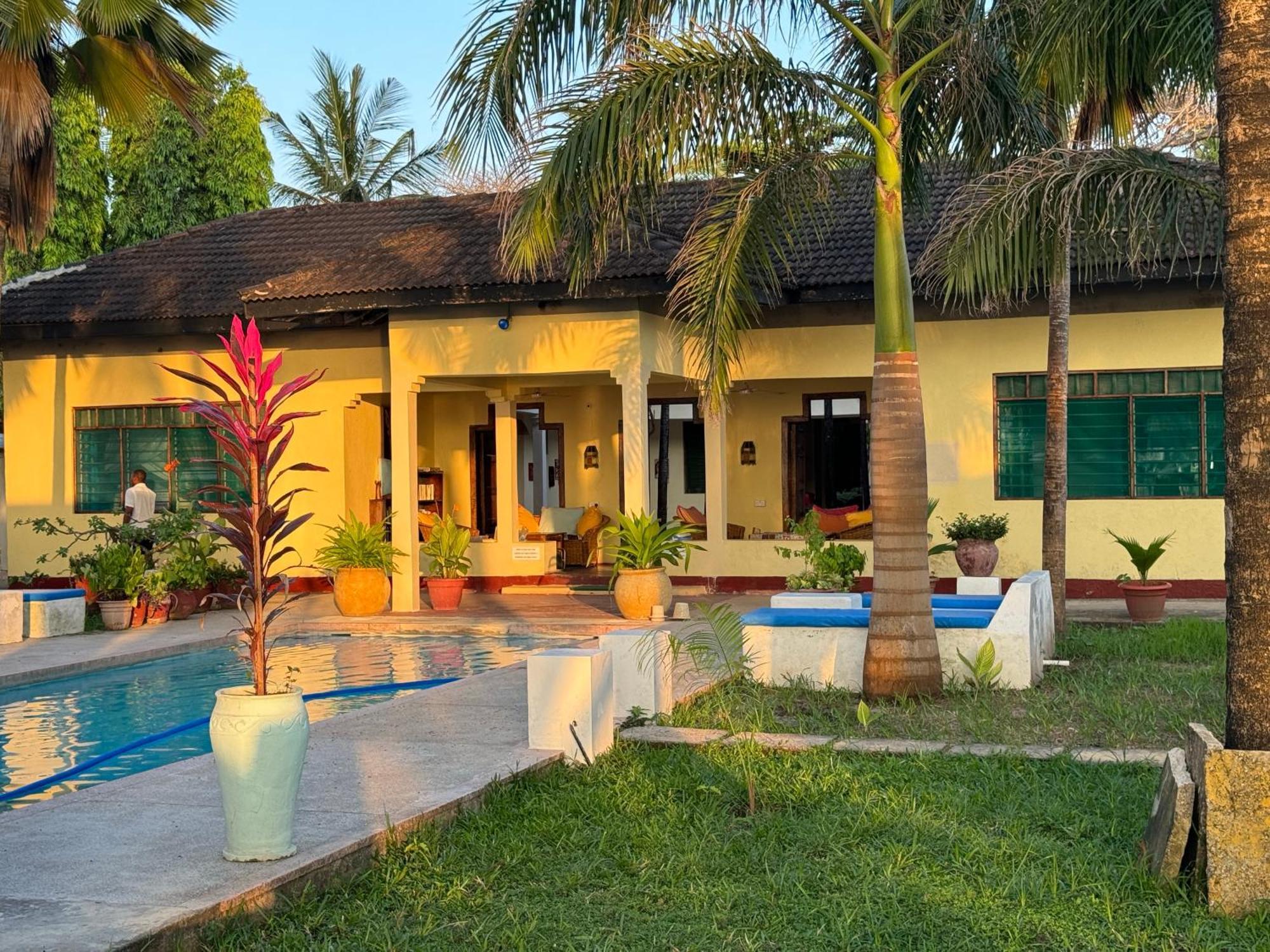 Sawa Sawa Beach House Msambweni Екстер'єр фото